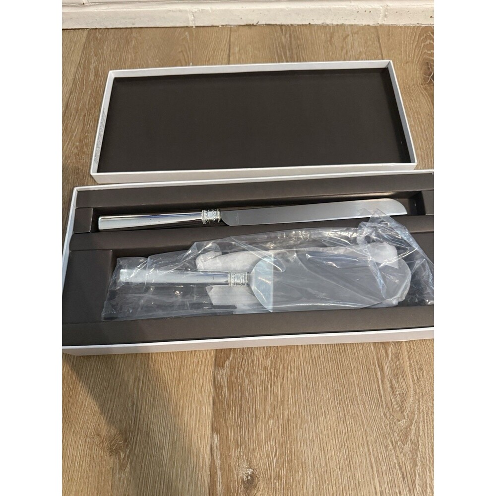 Vera Wang Wedgwood LK Wedding Cake & Trowel Set